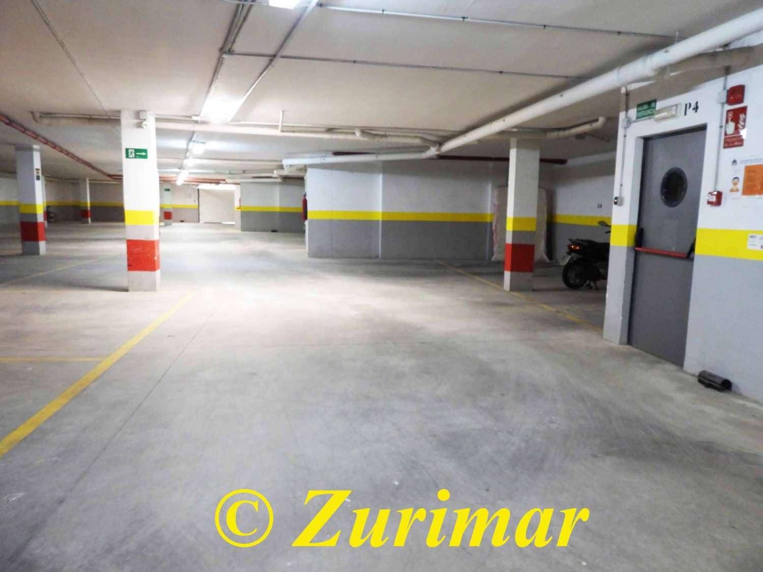 3 bedroom Apartment for sale in Roquetas de Mar with pool garage - € 280,000 (Ref: 9372049)