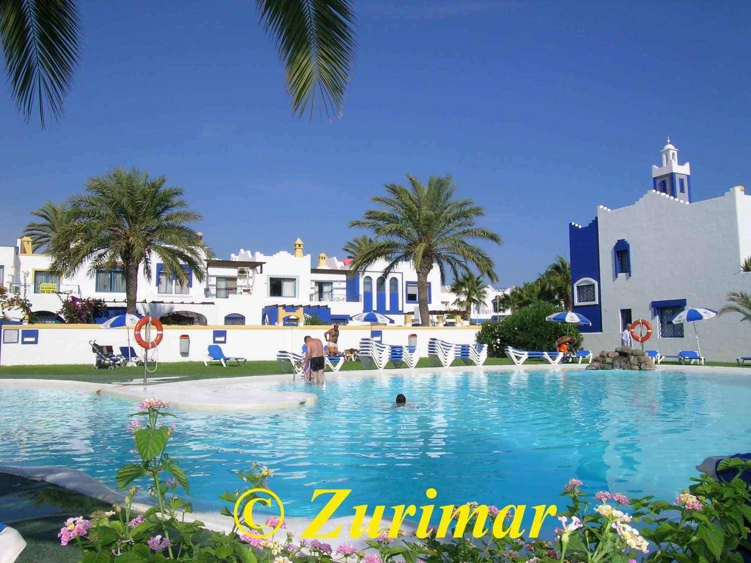 1 soveværelse Lejlighed til salg i Roquetas de Mar med swimmingpool - € 142.000 (Ref: 9376760)