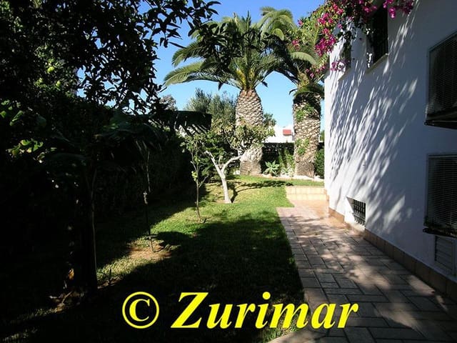 4 soverom Villa til salgs i Roquetas de Mar med svømmebasseng garasje - € 800 000 (Ref: 9386228)