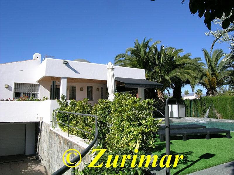 4 bedroom Villa for sale in Roquetas de Mar with pool garage - € 800,000 (Ref: 9386228)