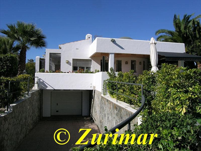 4 bedroom Villa for sale in Roquetas de Mar with pool garage - € 800,000 (Ref: 9386228)