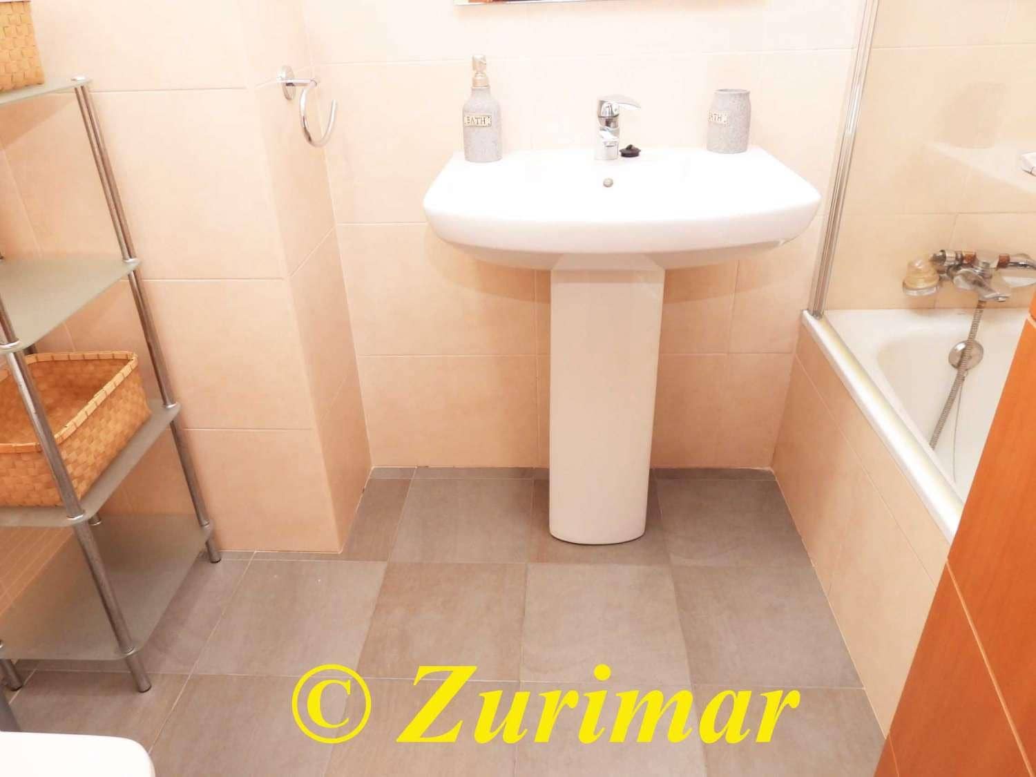 2 makuuhuone Huoneisto myytävänä paikassa Roquetas de Mar mukana uima-altaan 
autotalli - 225 000 € (Ref: 9408046)