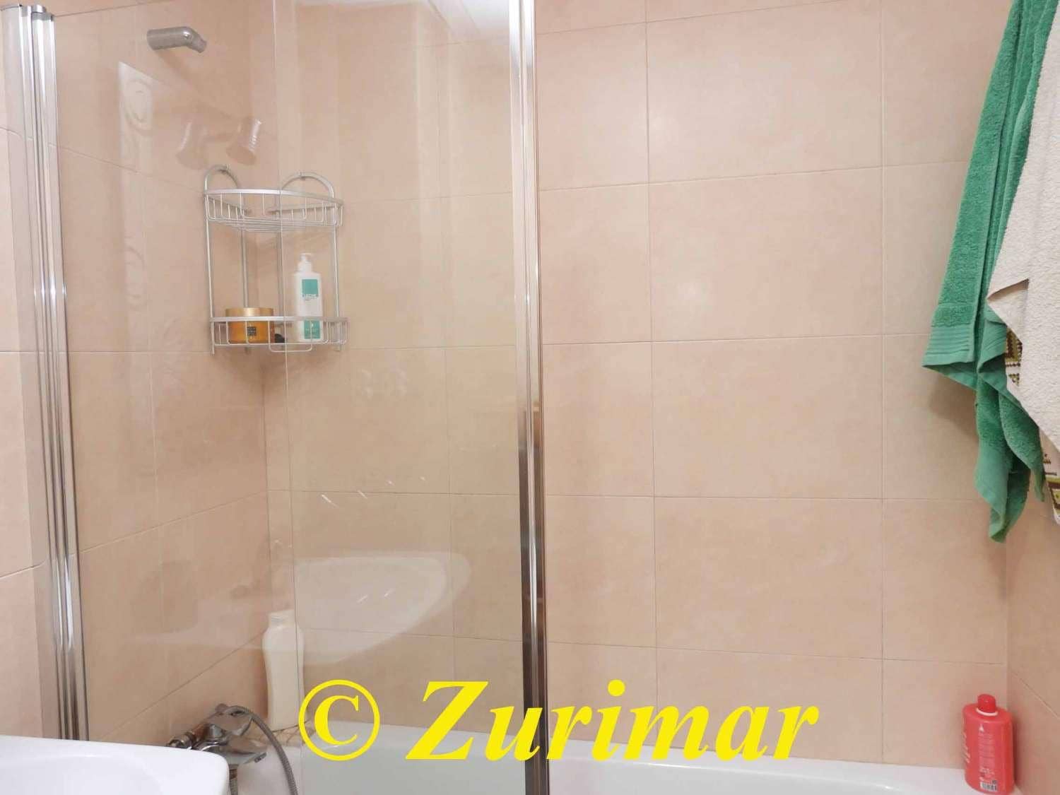 2 makuuhuone Huoneisto myytävänä paikassa Roquetas de Mar mukana uima-altaan 
autotalli - 225 000 € (Ref: 9408046)