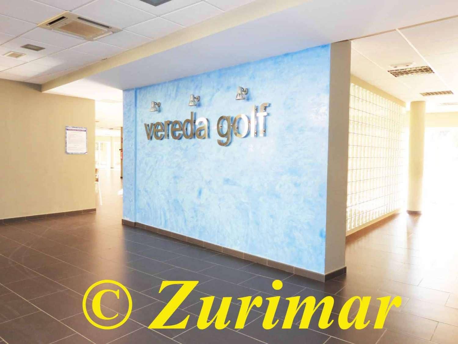 Apartamento de 2 habitaciones en Roquetas de Mar en venta con piscina garaje - 220.000 € (Ref: 9408046)