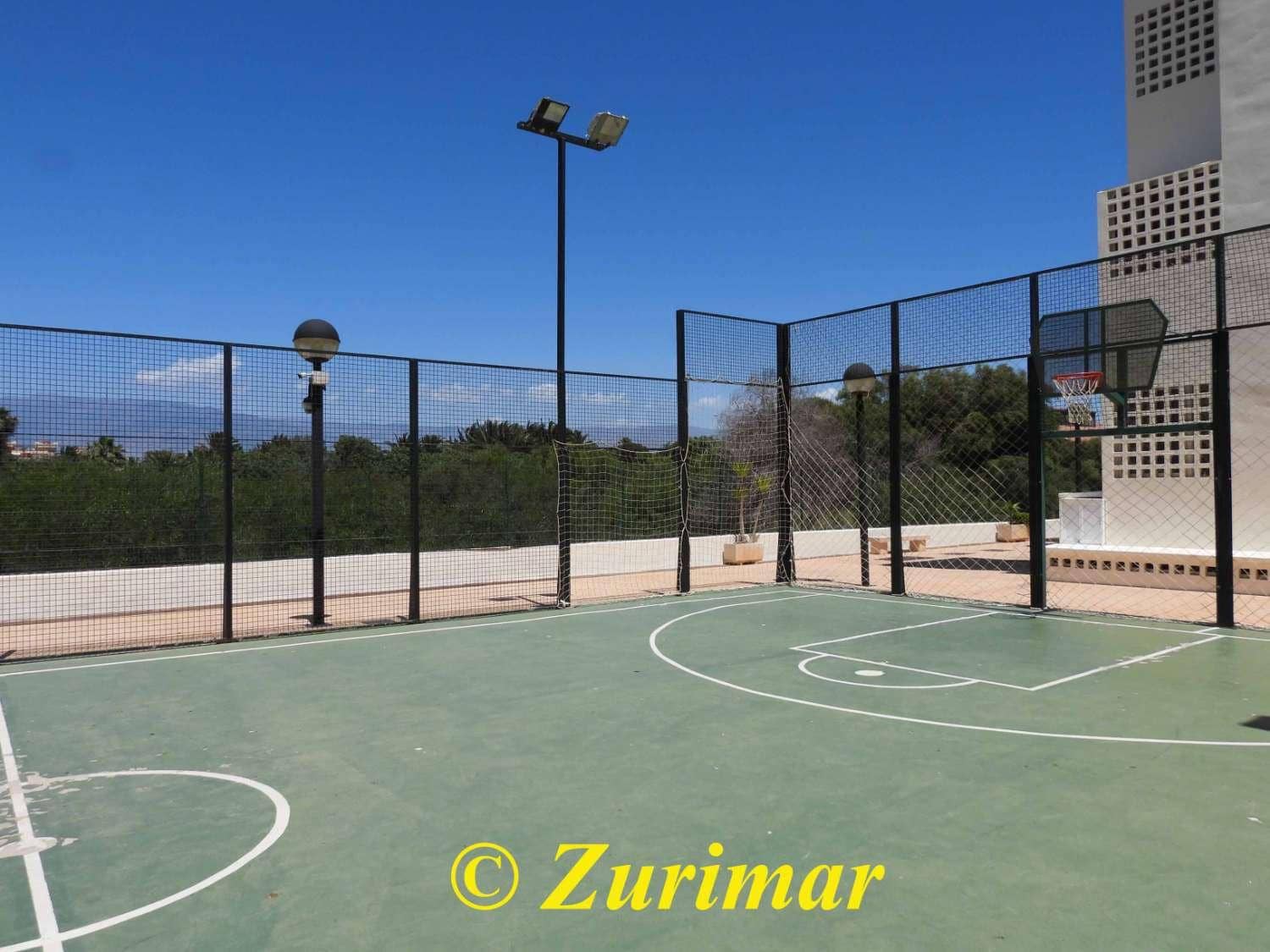Apartamento de 2 habitaciones en Roquetas de Mar en venta con piscina garaje - 220.000 € (Ref: 9408046)