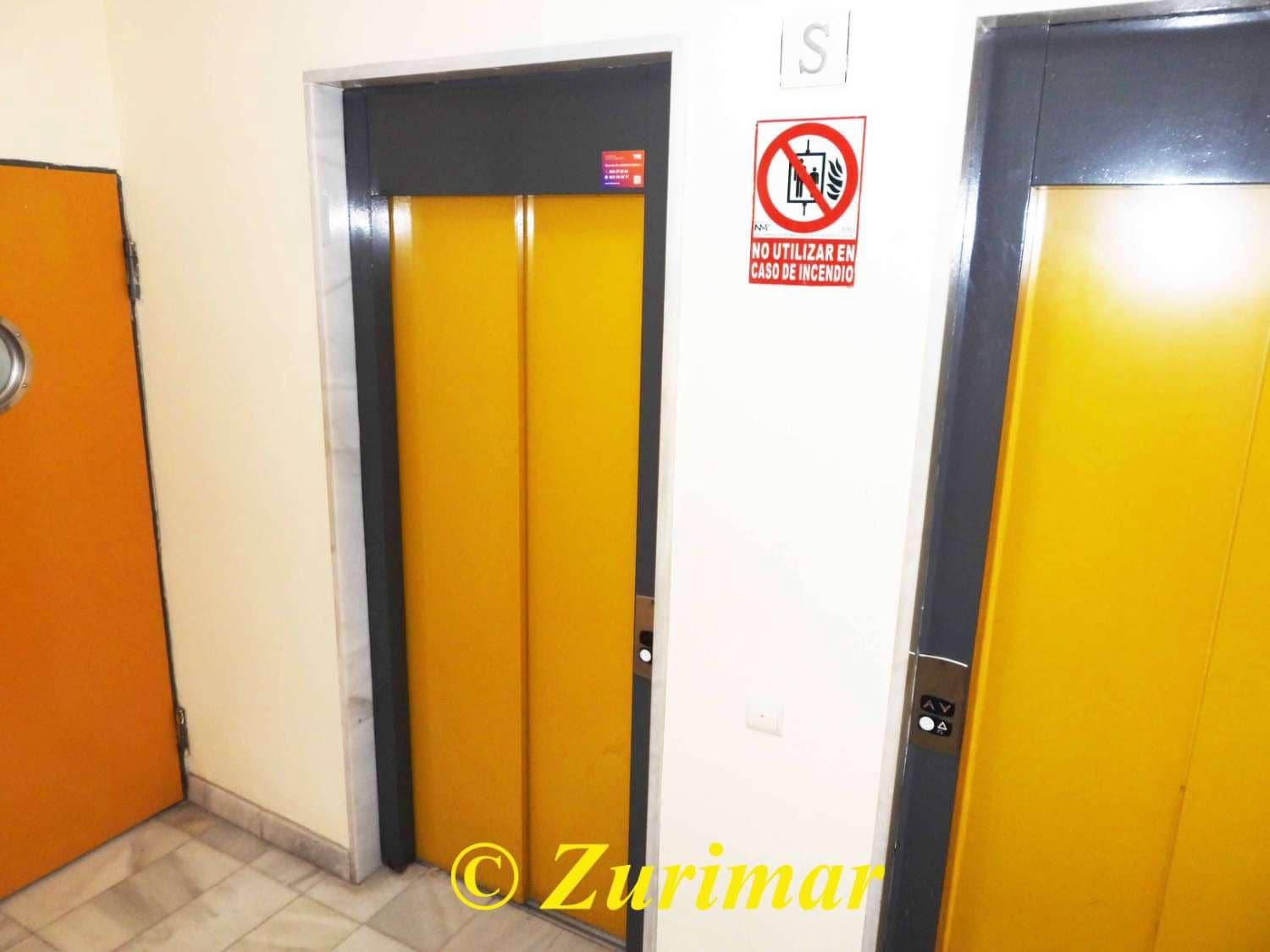 2 sypialnia Apartament na sprzedaż w Roquetas de Mar z basenem - 310 000 € (Ref: 9410894)