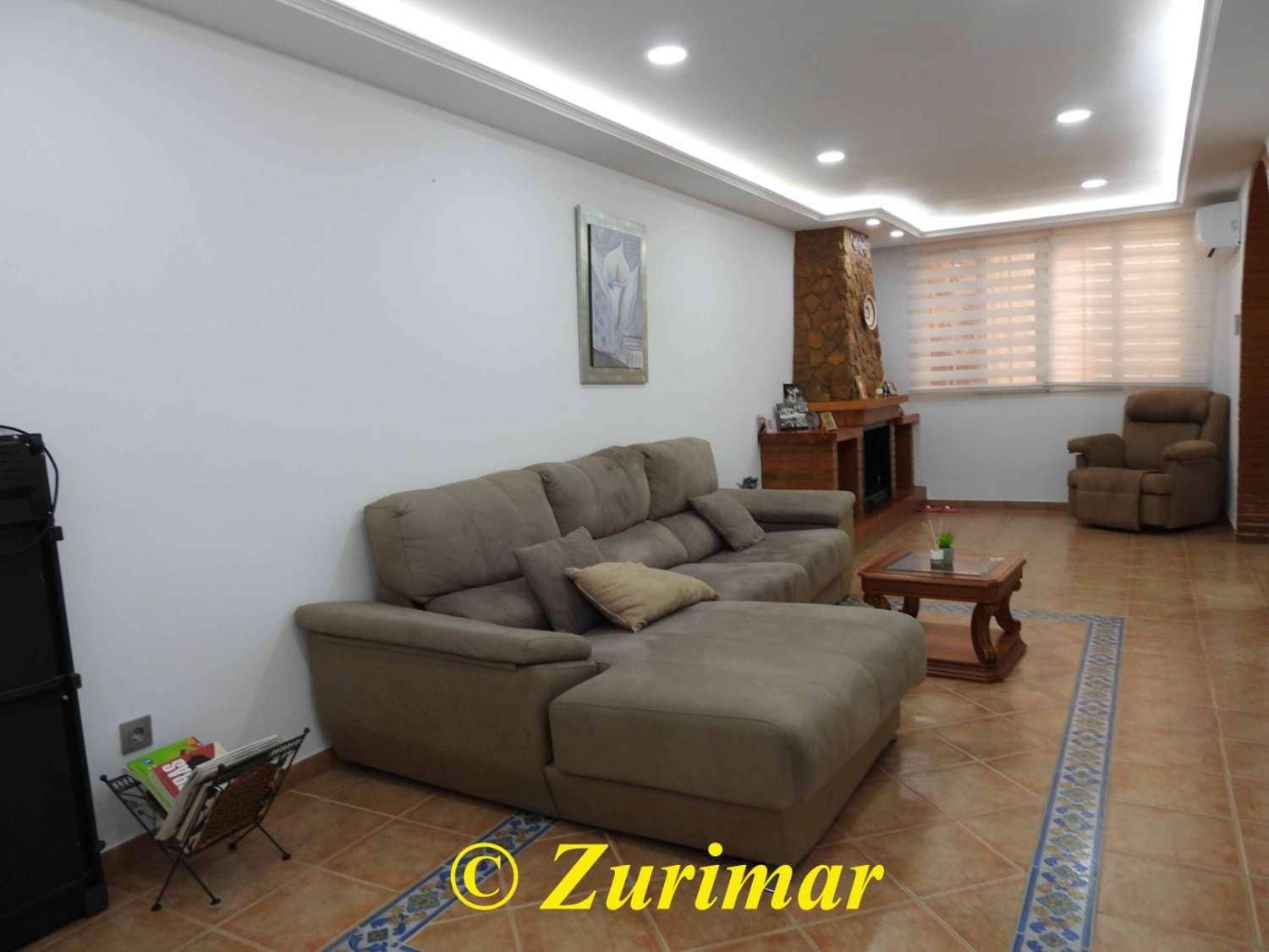 7 slaapkamer Appartement te koop in Roquetas de Mar met garage - € 295.000 (Ref: 9433331)