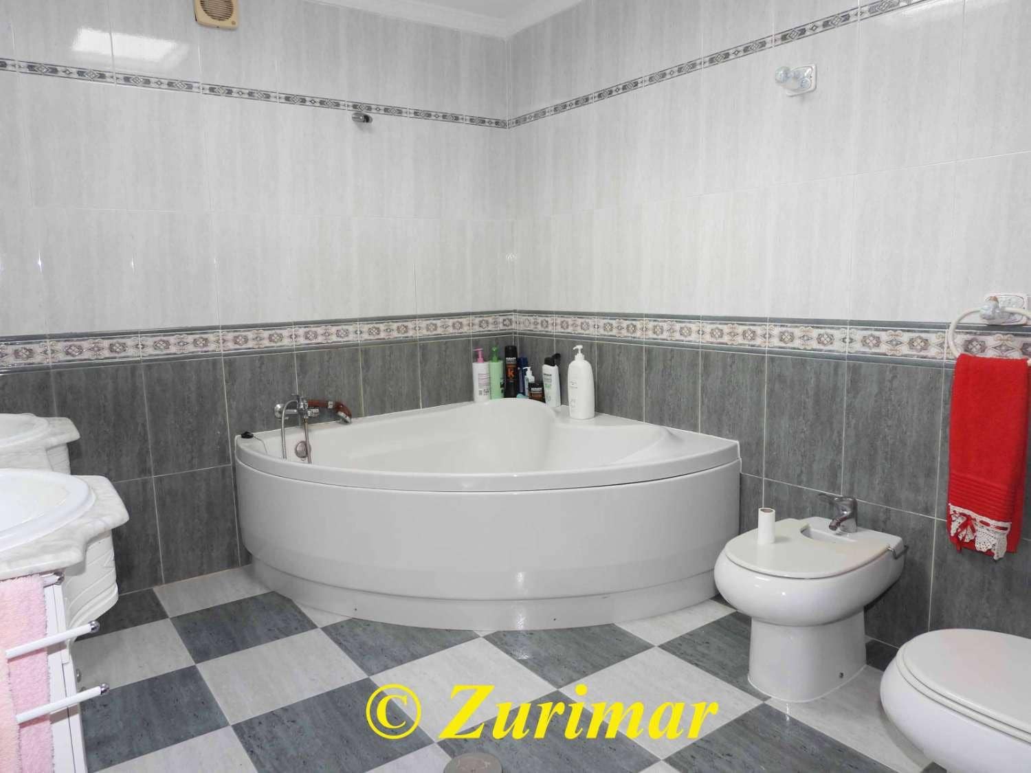 7 sypialnia Apartament na sprzedaż w Roquetas de Mar z garażem - 289 000 € (Ref: 9433331)
