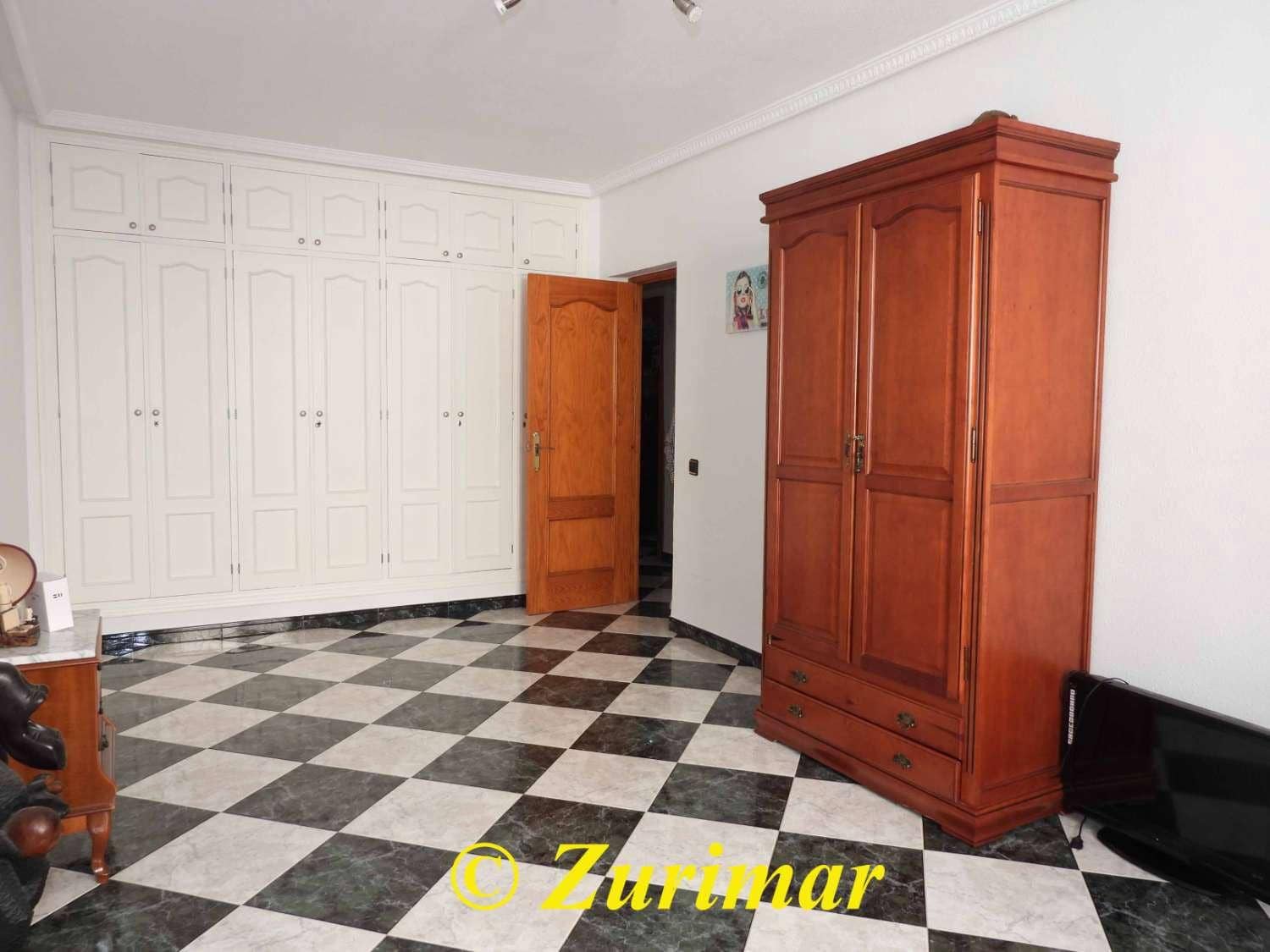 7 sypialnia Apartament na sprzedaż w Roquetas de Mar z garażem - 289 000 € (Ref: 9433331)