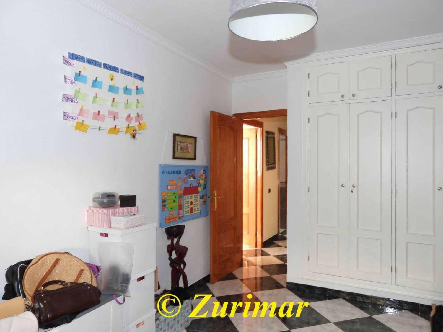 7 sypialnia Apartament na sprzedaż w Roquetas de Mar z garażem - 289 000 € (Ref: 9433331)