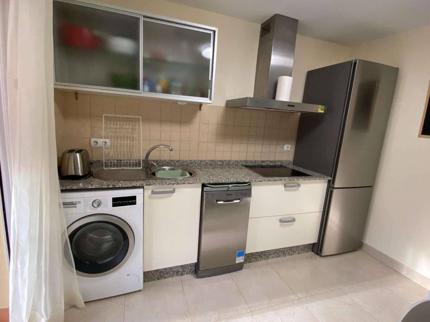 1 sypialnia Apartament na sprzedaż w Roquetas de Mar z basenem - 170 000 € (Ref: 9465571)