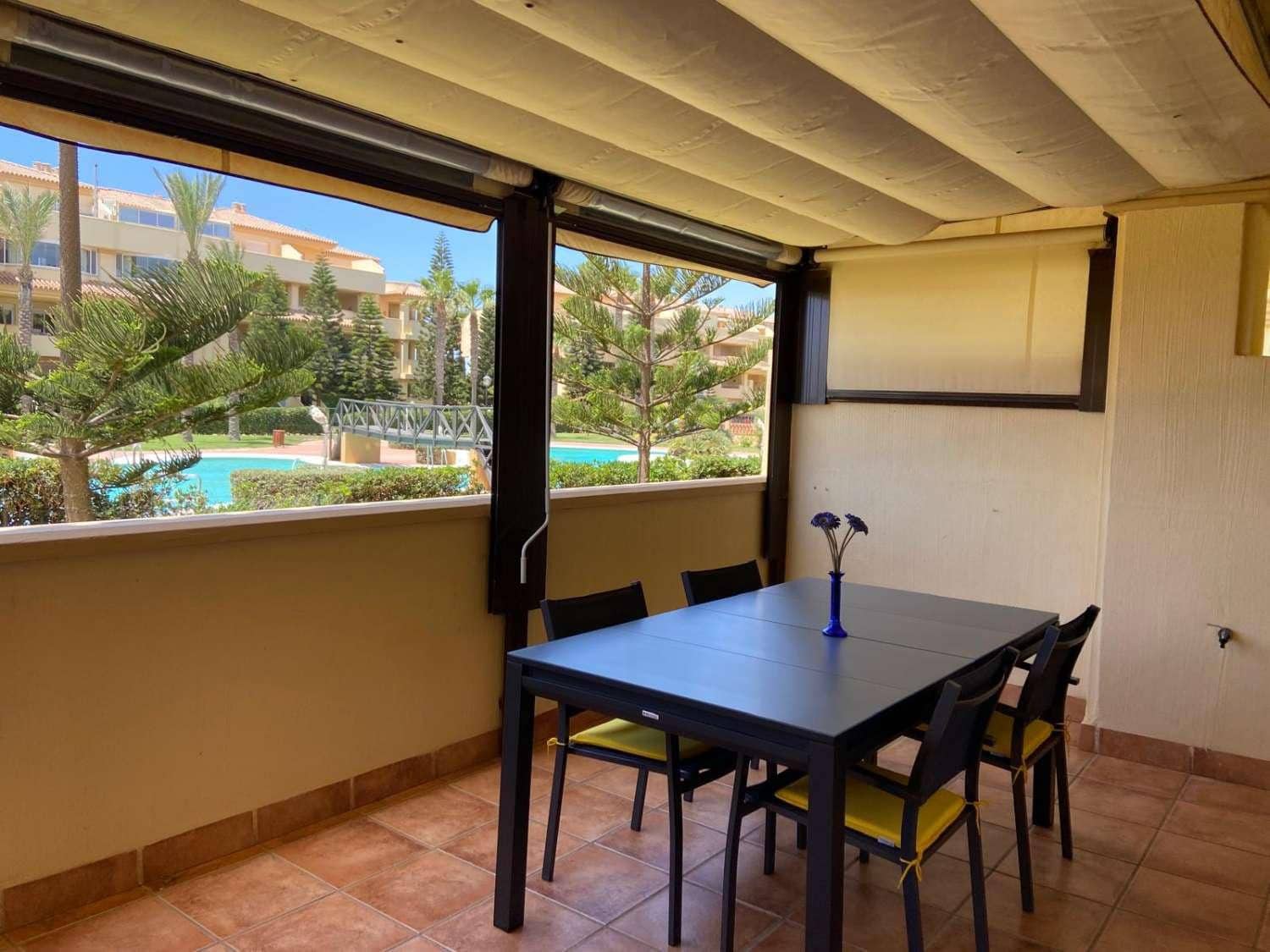 1 sypialnia Apartament na sprzedaż w Roquetas de Mar z basenem - 170 000 € (Ref: 9465571)