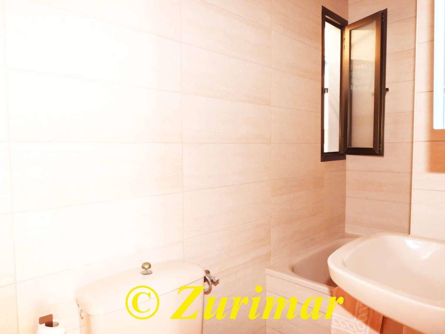 4 bedroom Apartment for sale in Roquetas de Mar with garage - € 350,000 (Ref: 9465572)