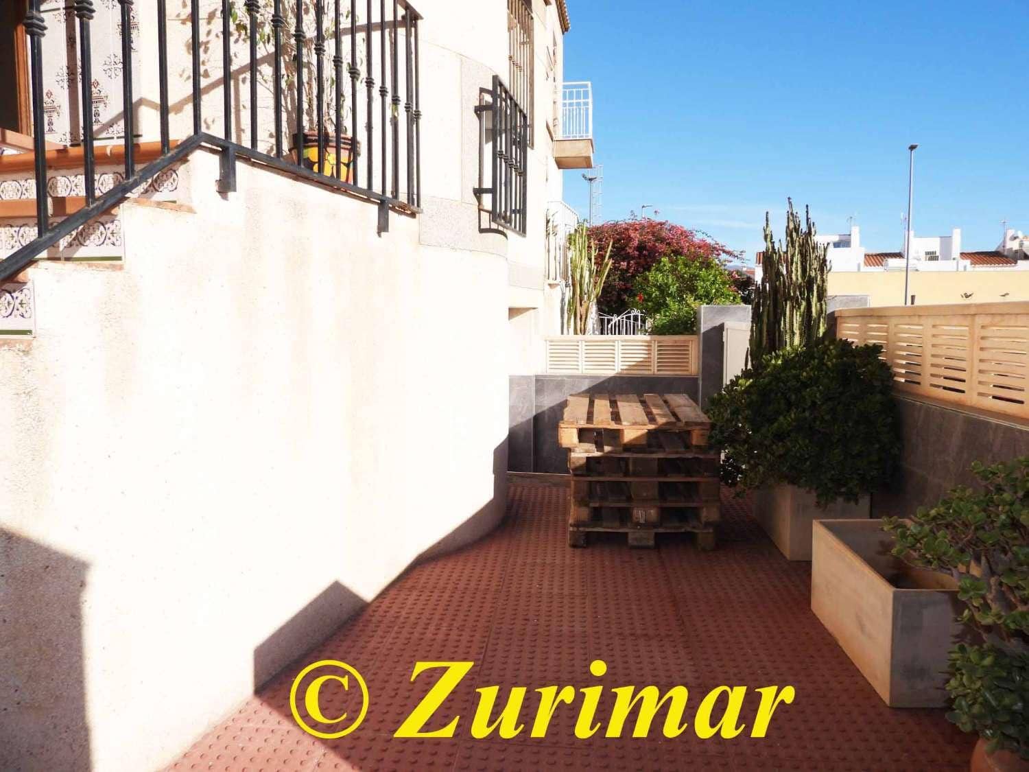4 bedroom Apartment for sale in Roquetas de Mar with garage - € 350,000 (Ref: 9465572)