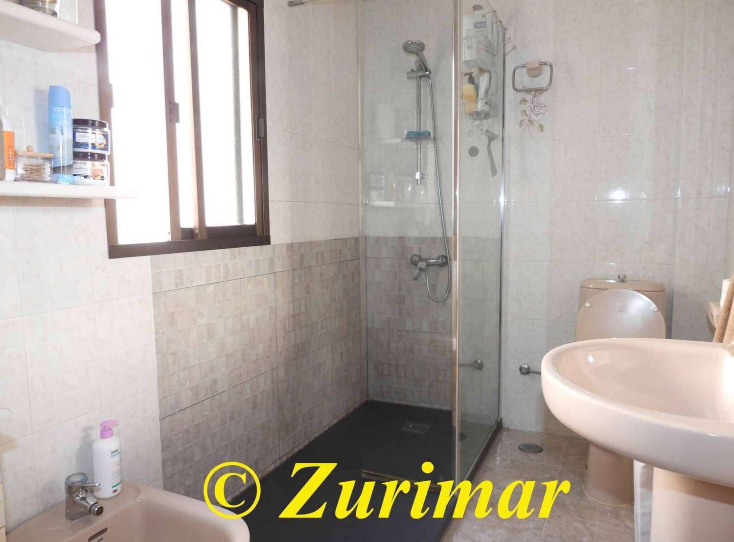 4 bedroom Apartment for sale in Roquetas de Mar with garage - € 350,000 (Ref: 9465572)