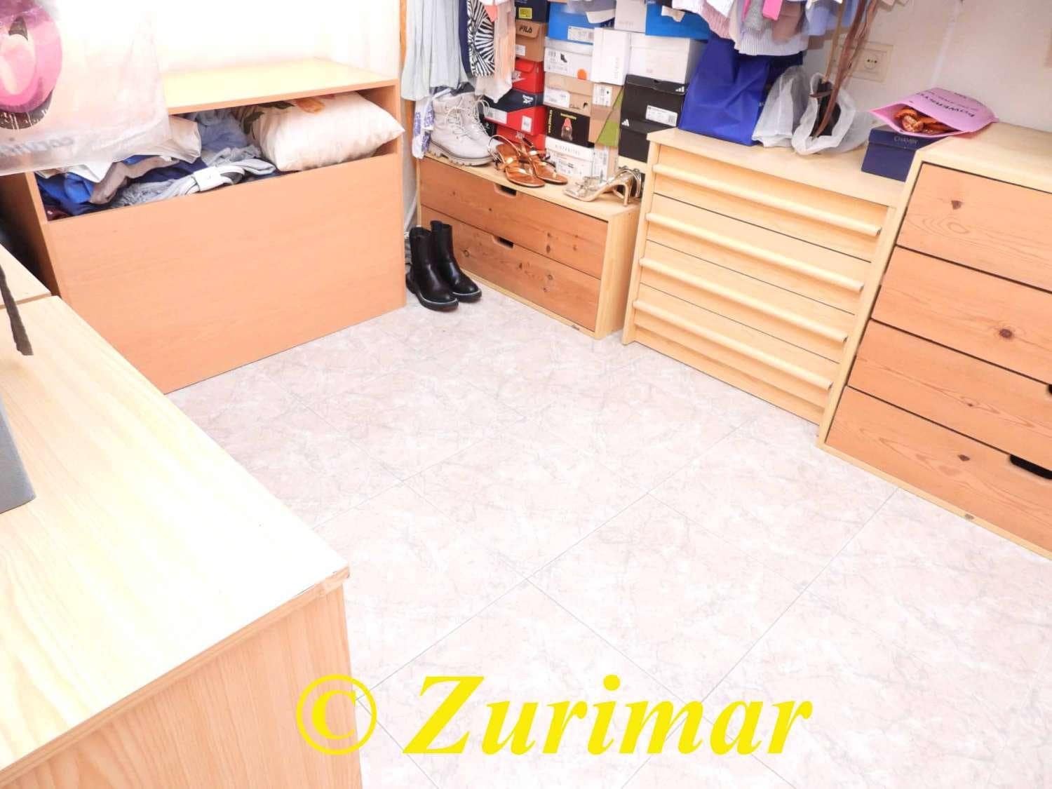 4 bedroom Apartment for sale in Roquetas de Mar with garage - € 350,000 (Ref: 9465572)