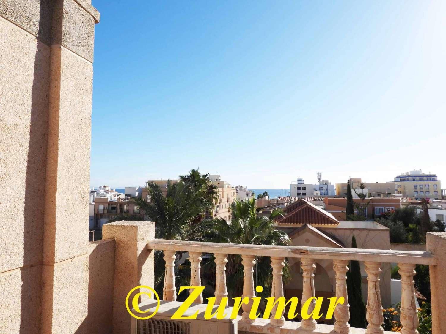 4 bedroom Apartment for sale in Roquetas de Mar with garage - € 350,000 (Ref: 9465572)