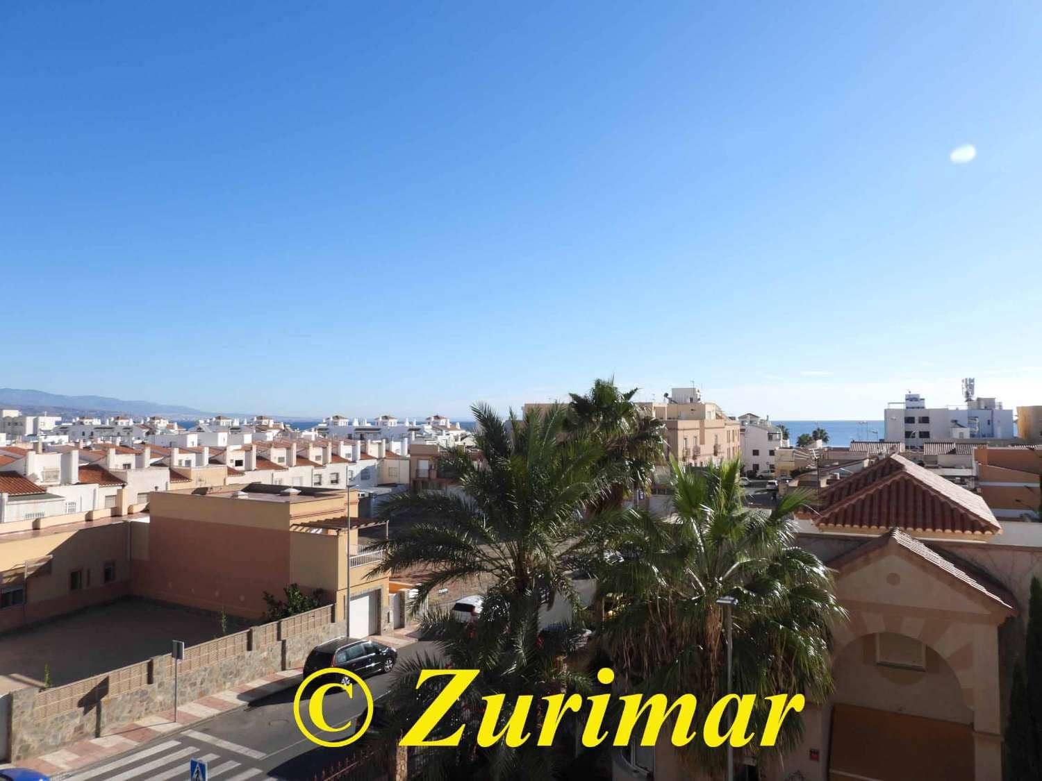4 bedroom Apartment for sale in Roquetas de Mar with garage - € 350,000 (Ref: 9465572)
