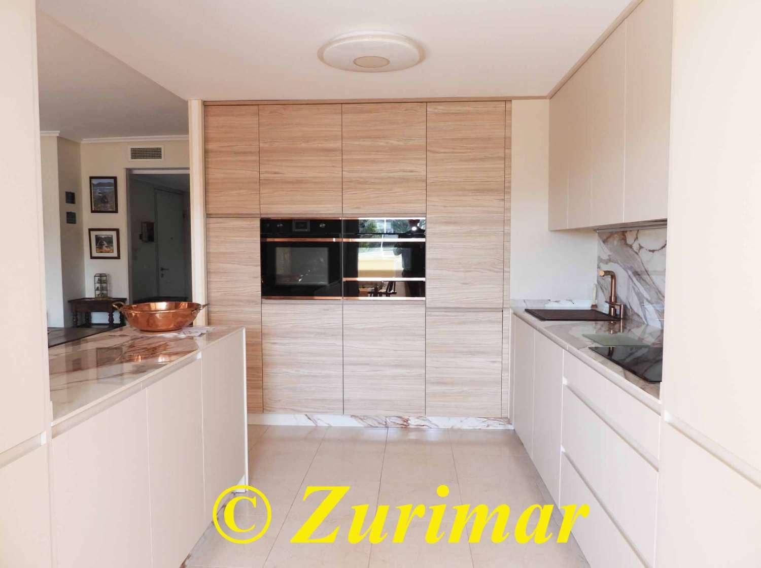 3 makuuhuone Huoneisto myytävänä paikassa Roquetas de Mar mukana uima-altaan 
autotalli - 380 000 € (Ref: 9476039)