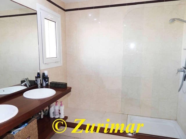 3 makuuhuone Huoneisto myytävänä paikassa Roquetas de Mar mukana uima-altaan 
autotalli - 380 000 € (Ref: 9476039)