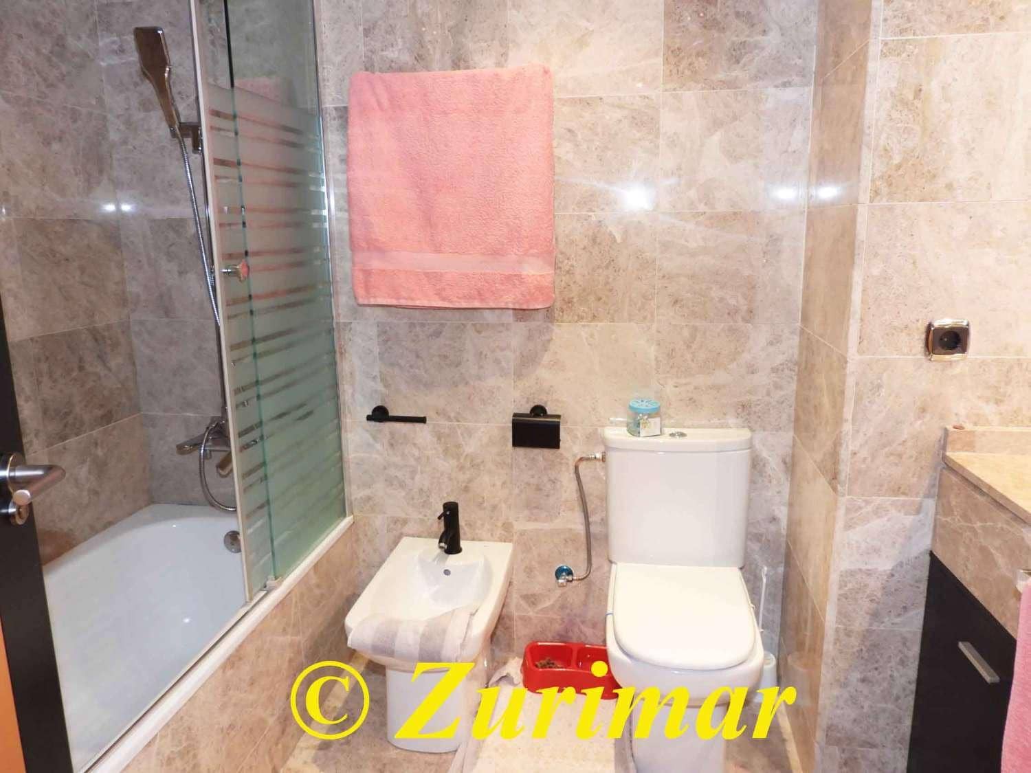 3 makuuhuone Huoneisto myytävänä paikassa Roquetas de Mar mukana uima-altaan - 298 000 € (Ref: 9494526)