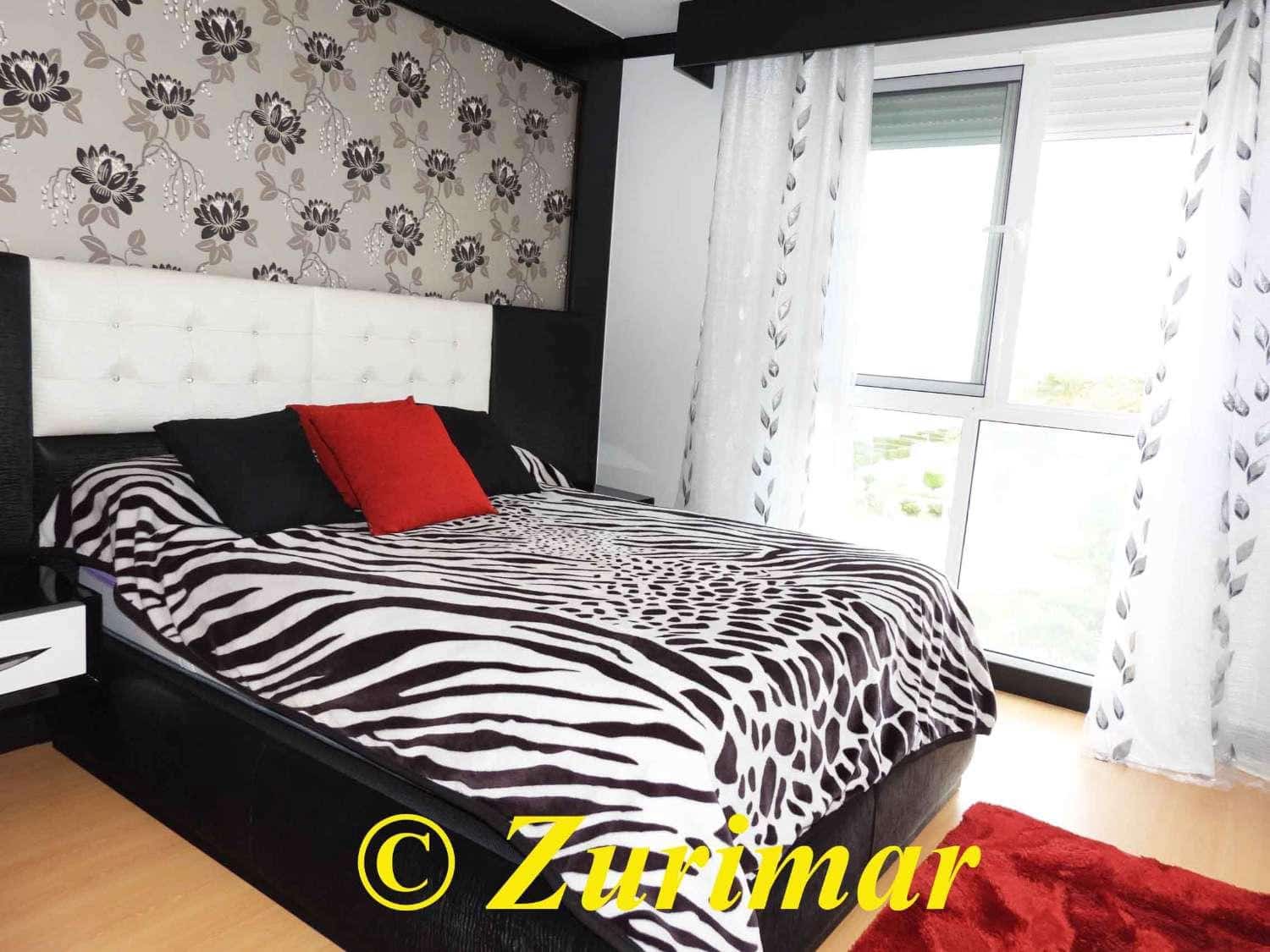 3 makuuhuone Huoneisto myytävänä paikassa Roquetas de Mar mukana uima-altaan - 298 000 € (Ref: 9494526)