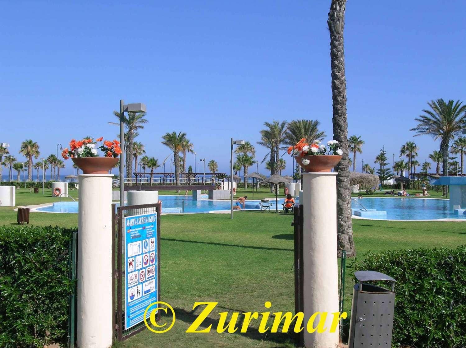 3 makuuhuone Huoneisto myytävänä paikassa Roquetas de Mar mukana uima-altaan - 298 000 € (Ref: 9494526)