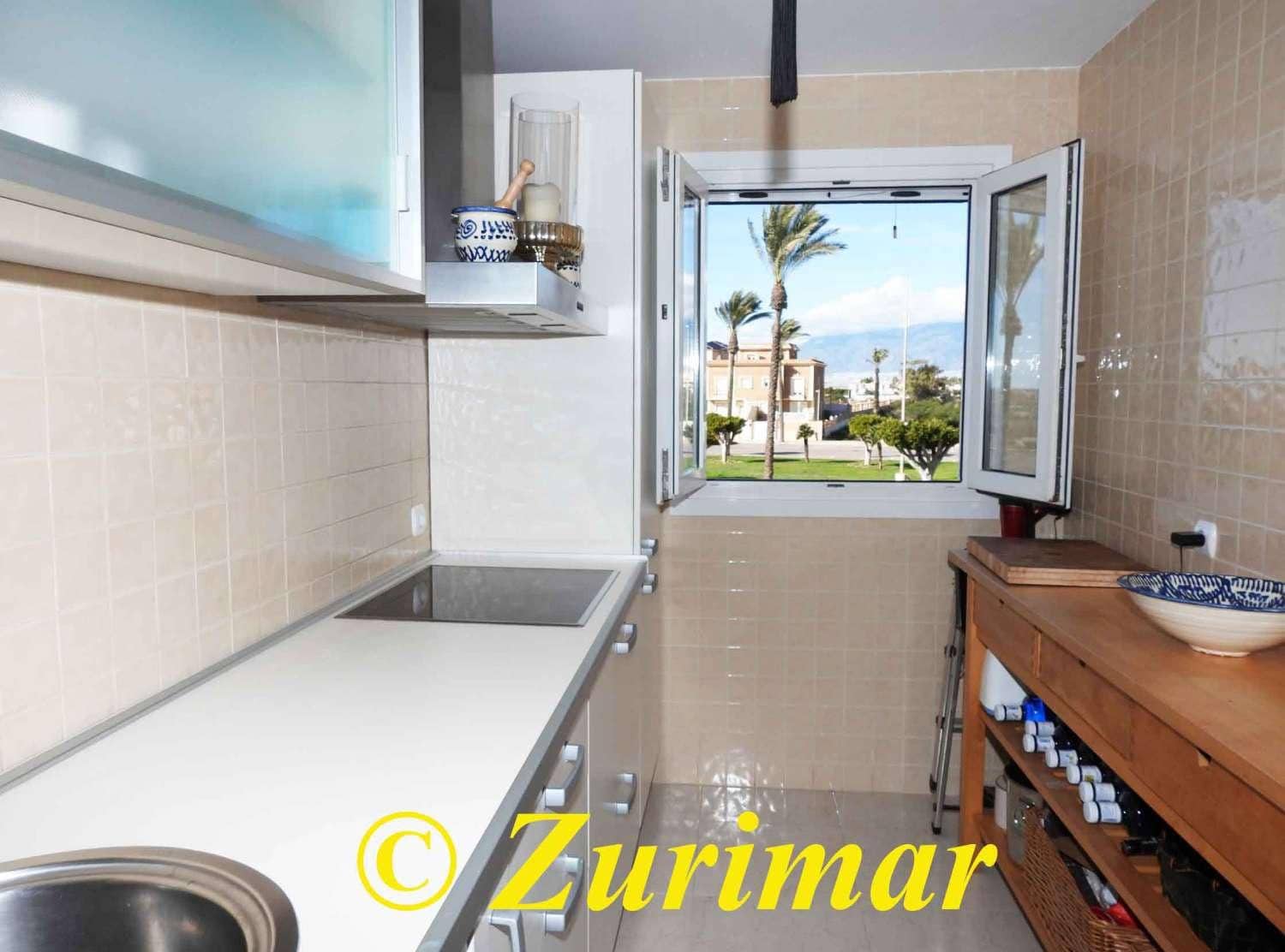 2 soveværelse Lejlighed til salg i Roquetas de Mar med swimmingpool - € 270.000 (Ref: 9524224)