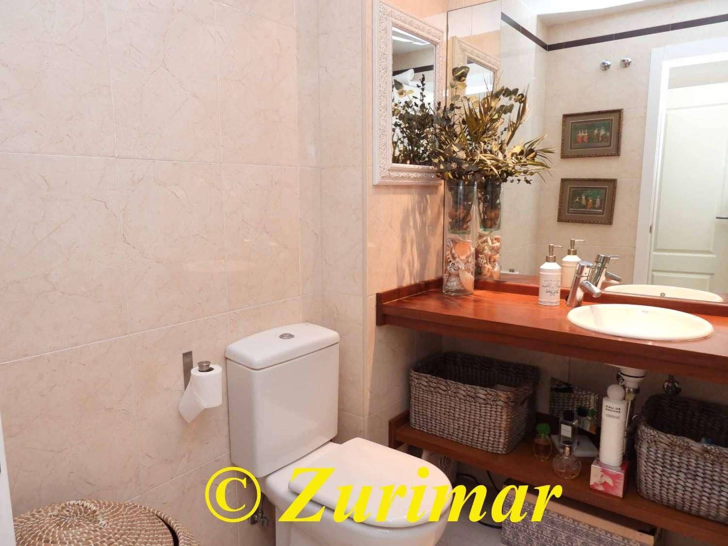 2 bedroom Apartment for sale in Roquetas de Mar with pool garage - € 270,000 (Ref: 9524224)