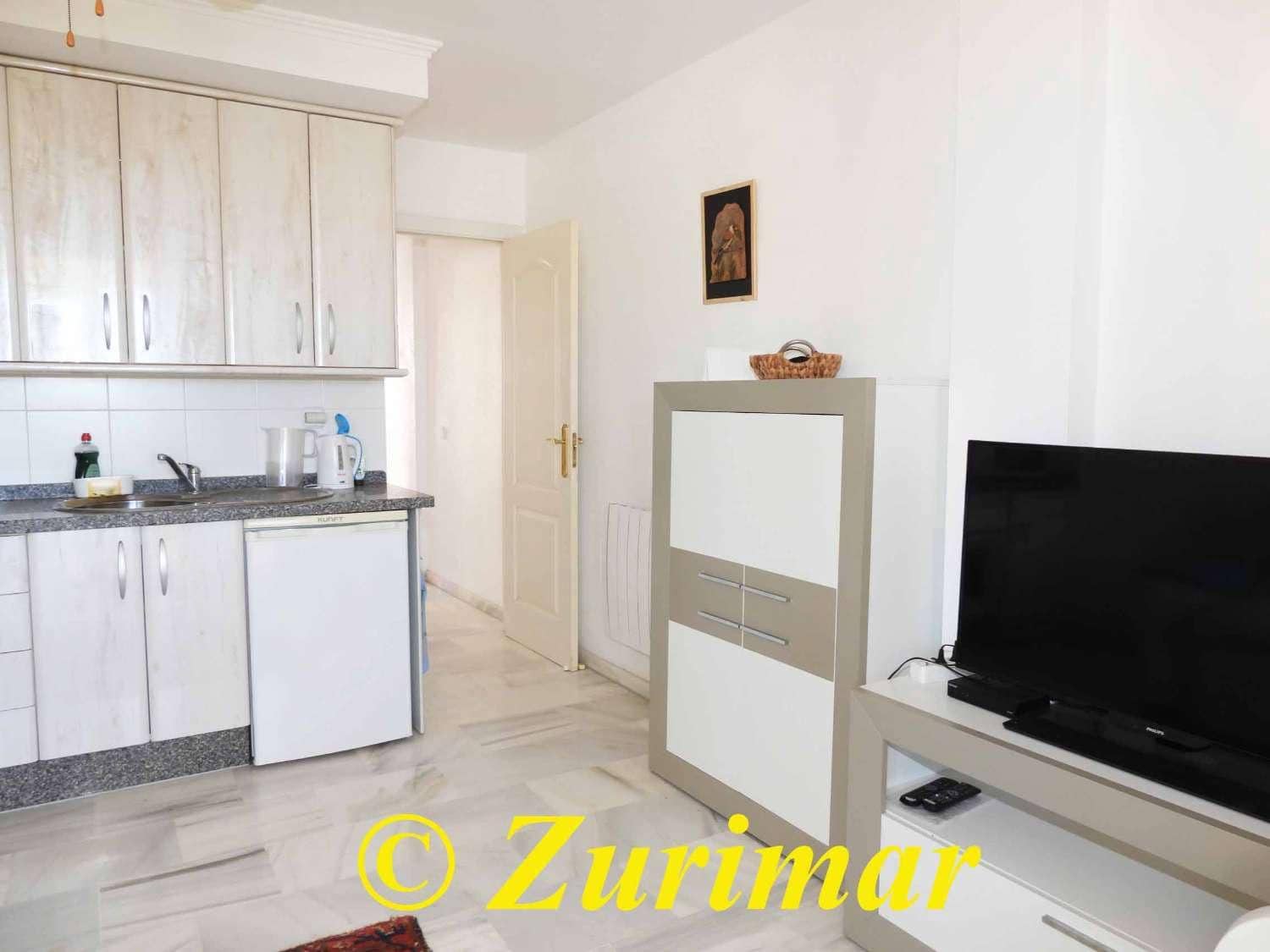 1 chambre Appartement à vendre à Roquetas de Mar avec piscine - 125 000 € (Ref: 9573493)