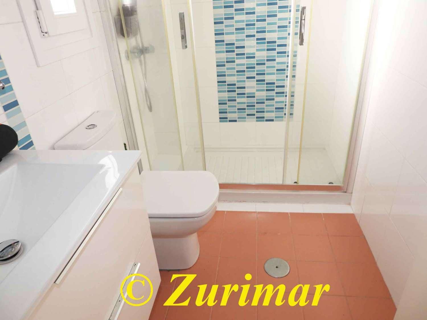 Huoneisto myytävänä paikassa Roquetas de Mar mukana uima-altaan 
autotalli - 269 500 € (Ref: 9629213)