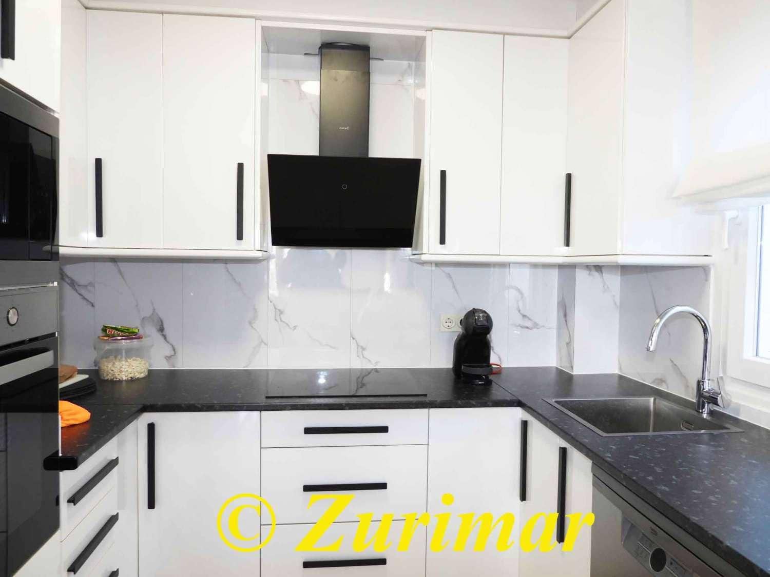 Apartment for sale in Roquetas de Mar with pool garage - € 269,500 (Ref: 9629213)