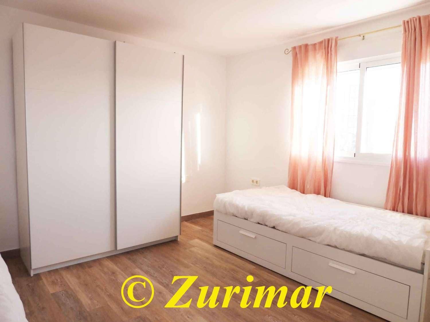 Apartment for sale in Roquetas de Mar with pool garage - € 269,500 (Ref: 9629213)