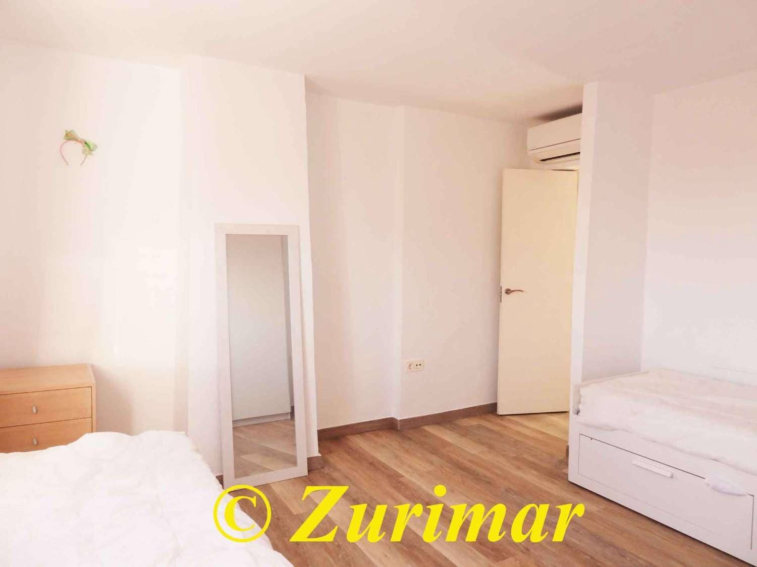 Apartment for sale in Roquetas de Mar with pool garage - € 269,500 (Ref: 9629213)