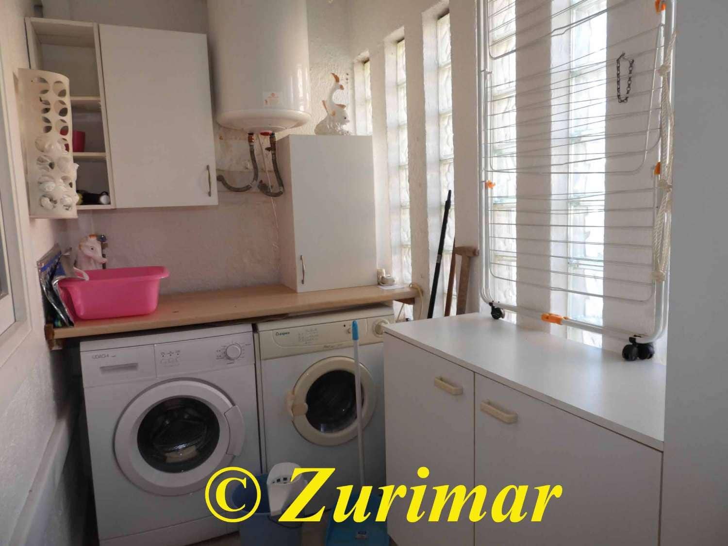 4 Zimmer Apartment zu verkaufen in Roquetas de Mar mit Pool - 260.000 € (Ref: 9643691)