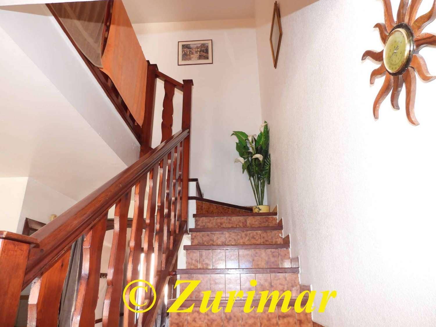 4 Zimmer Apartment zu verkaufen in Roquetas de Mar mit Pool - 260.000 € (Ref: 9643691)