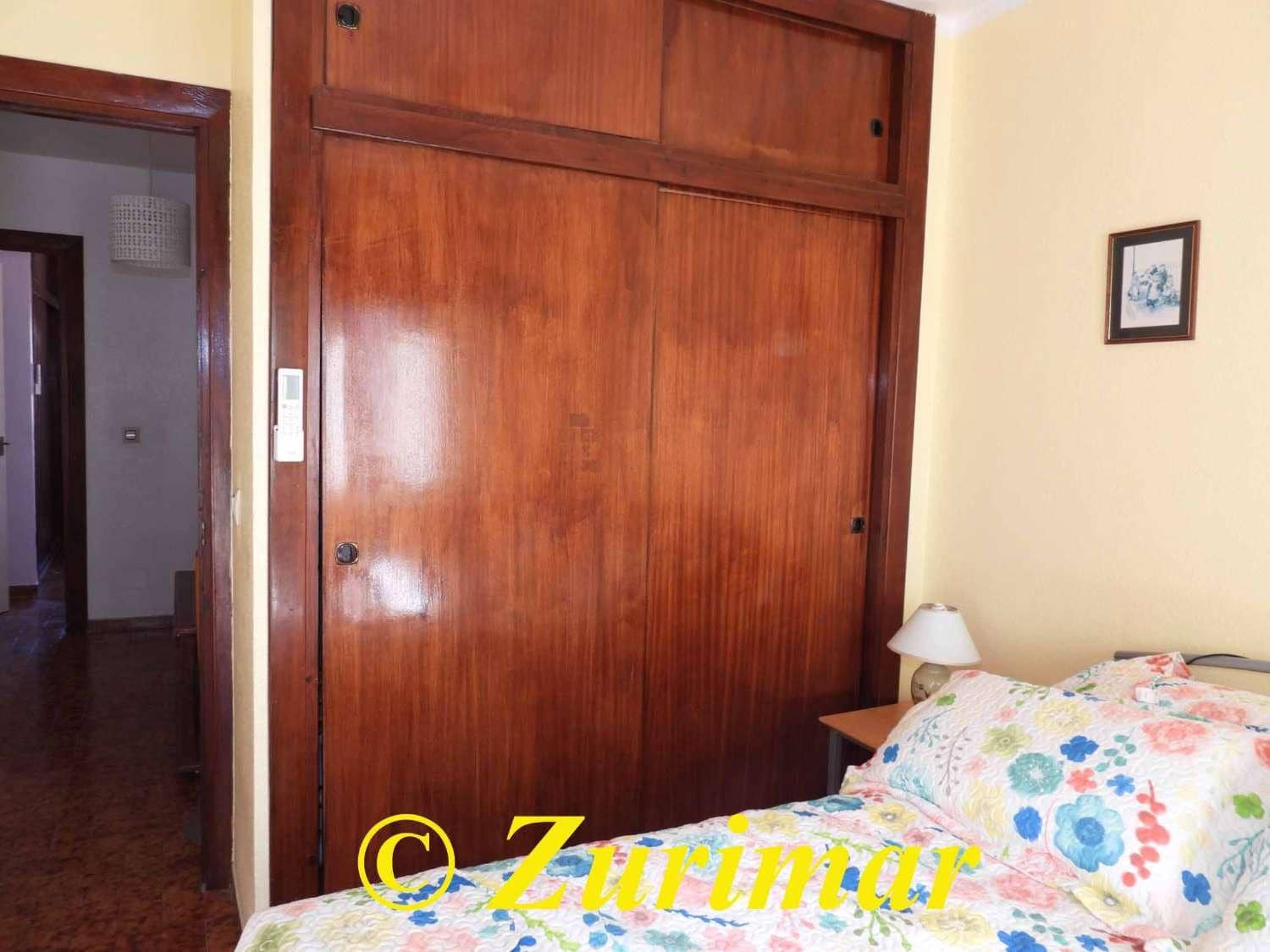 4 Zimmer Apartment zu verkaufen in Roquetas de Mar mit Pool - 260.000 € (Ref: 9643691)