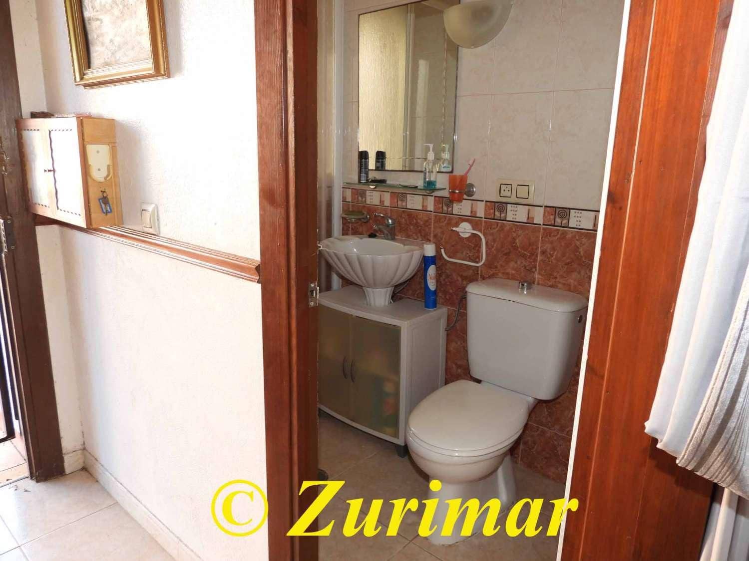 4 slaapkamer Appartement te koop in Roquetas de Mar met zwembad - € 255.000 (Ref: 9643691)