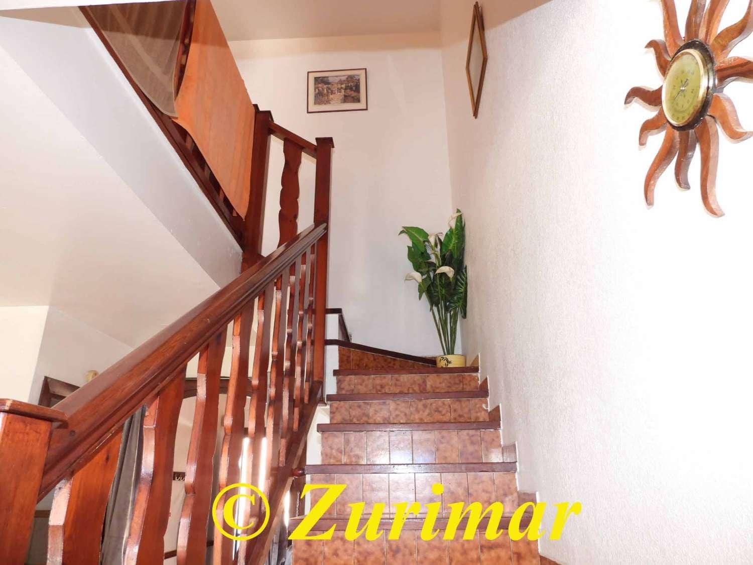4 slaapkamer Appartement te koop in Roquetas de Mar met zwembad - € 255.000 (Ref: 9643691)