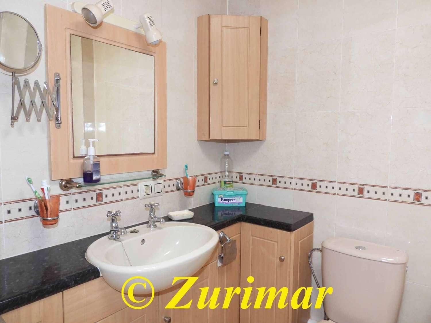 4 slaapkamer Appartement te koop in Roquetas de Mar met zwembad - € 255.000 (Ref: 9643691)