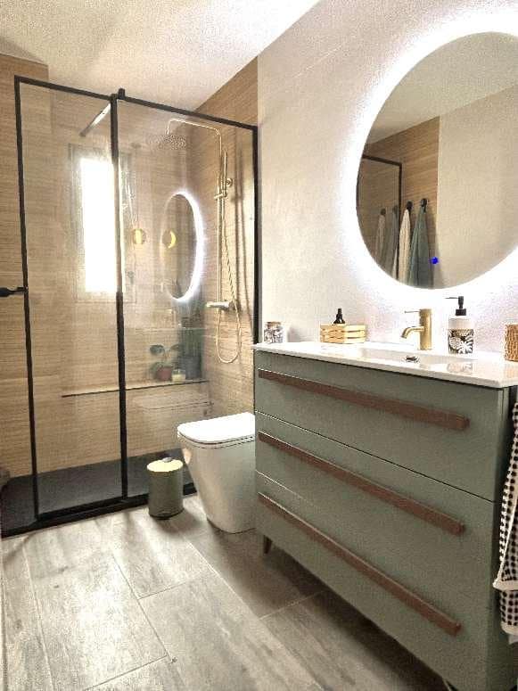 2 bedroom Apartment for sale in Roquetas de Mar with pool - € 220,000 (Ref: 9721028)