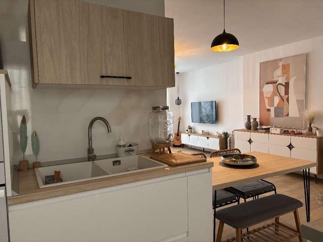 Apartamento de 2 habitaciones en Roquetas de Mar en venta con piscina - 220.000 € (Ref: 9721028)