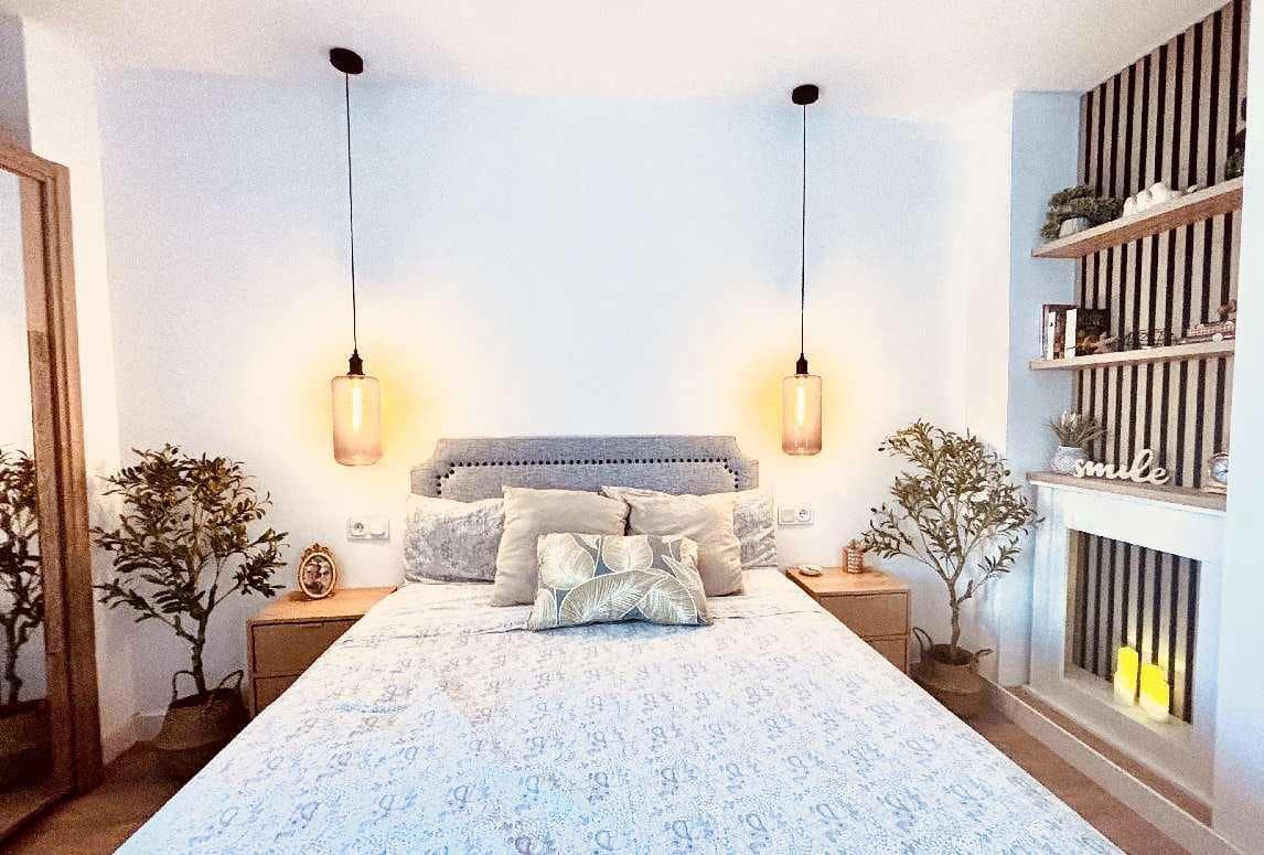 2 bedroom Apartment for sale in Roquetas de Mar with pool - € 220,000 (Ref: 9721028)