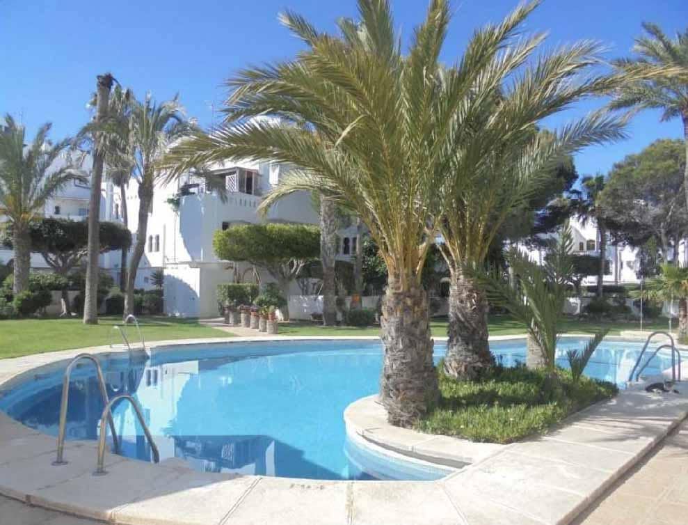 2 bedroom Apartment for sale in Roquetas de Mar with pool - € 220,000 (Ref: 9721028)
