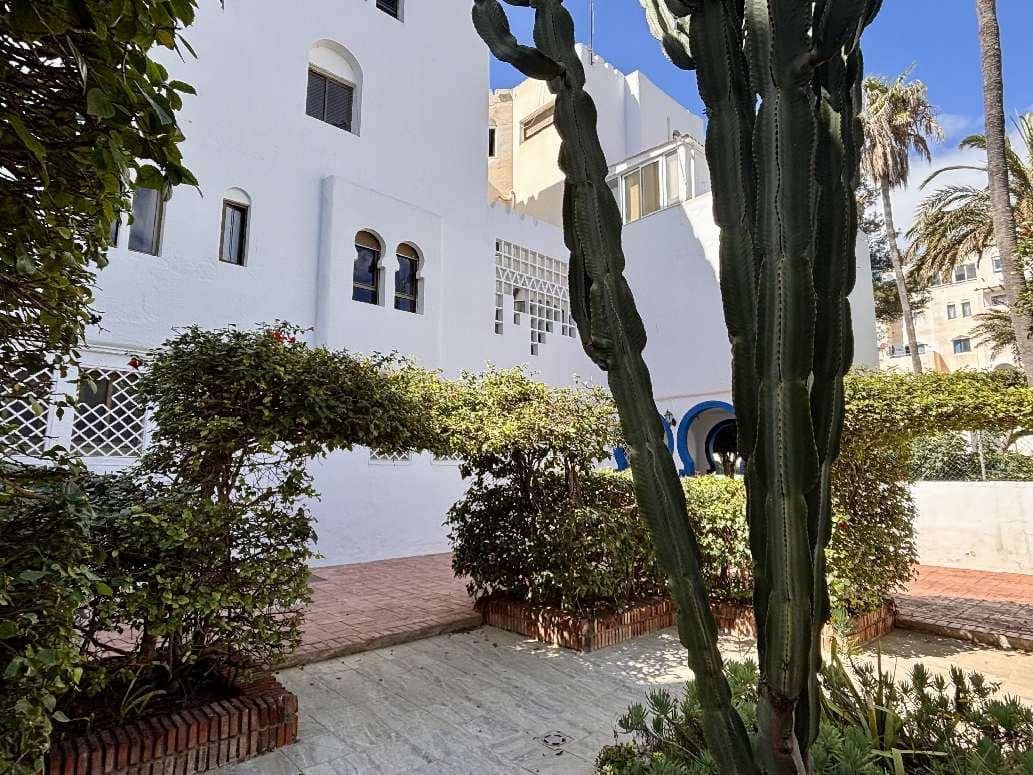 2 bedroom Apartment for sale in Roquetas de Mar with pool - € 220,000 (Ref: 9721028)