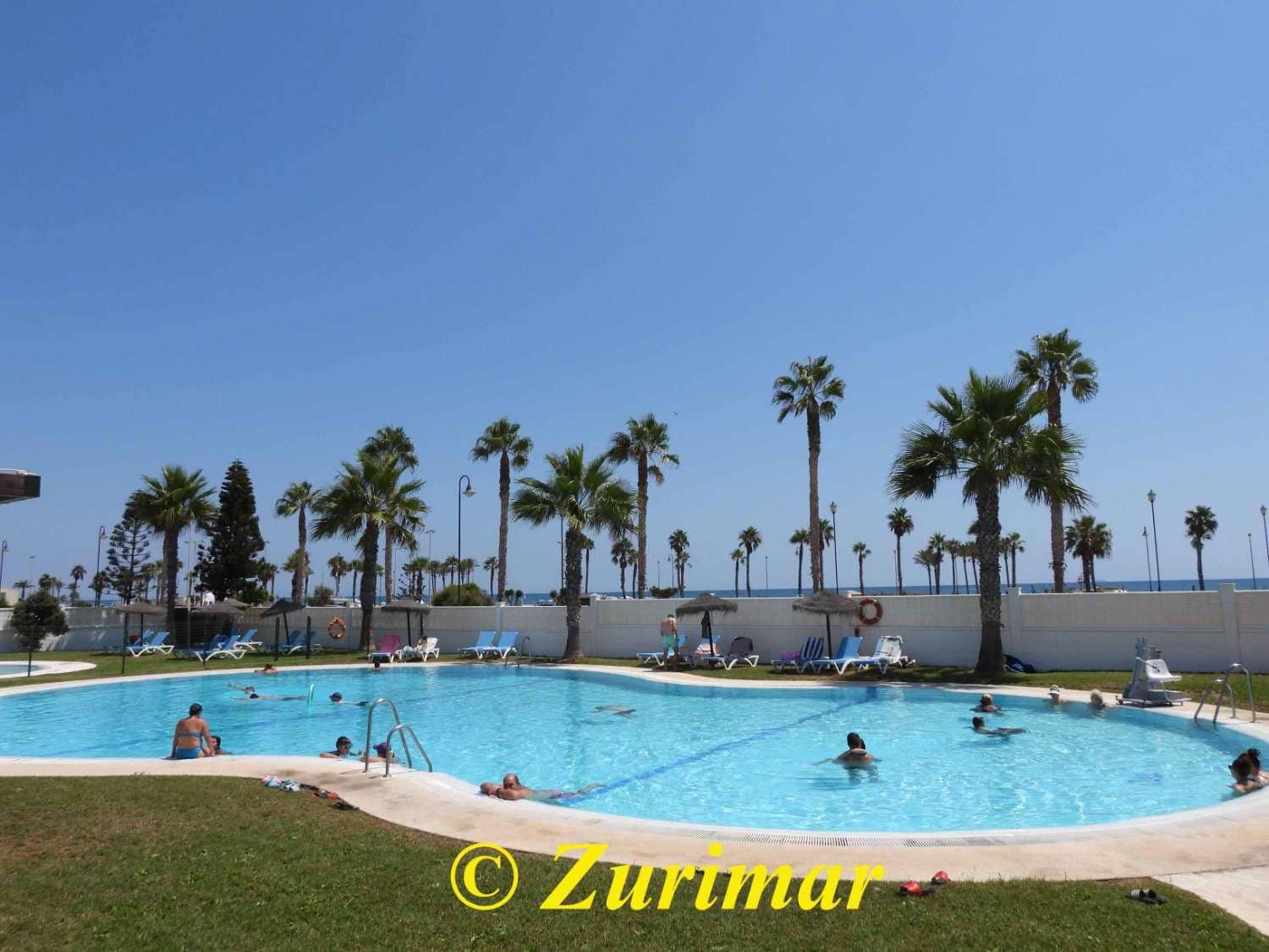 3 Zimmer Apartment zu verkaufen in Roquetas de Mar mit Pool Garage - 250.000 € (Ref: 9727652)