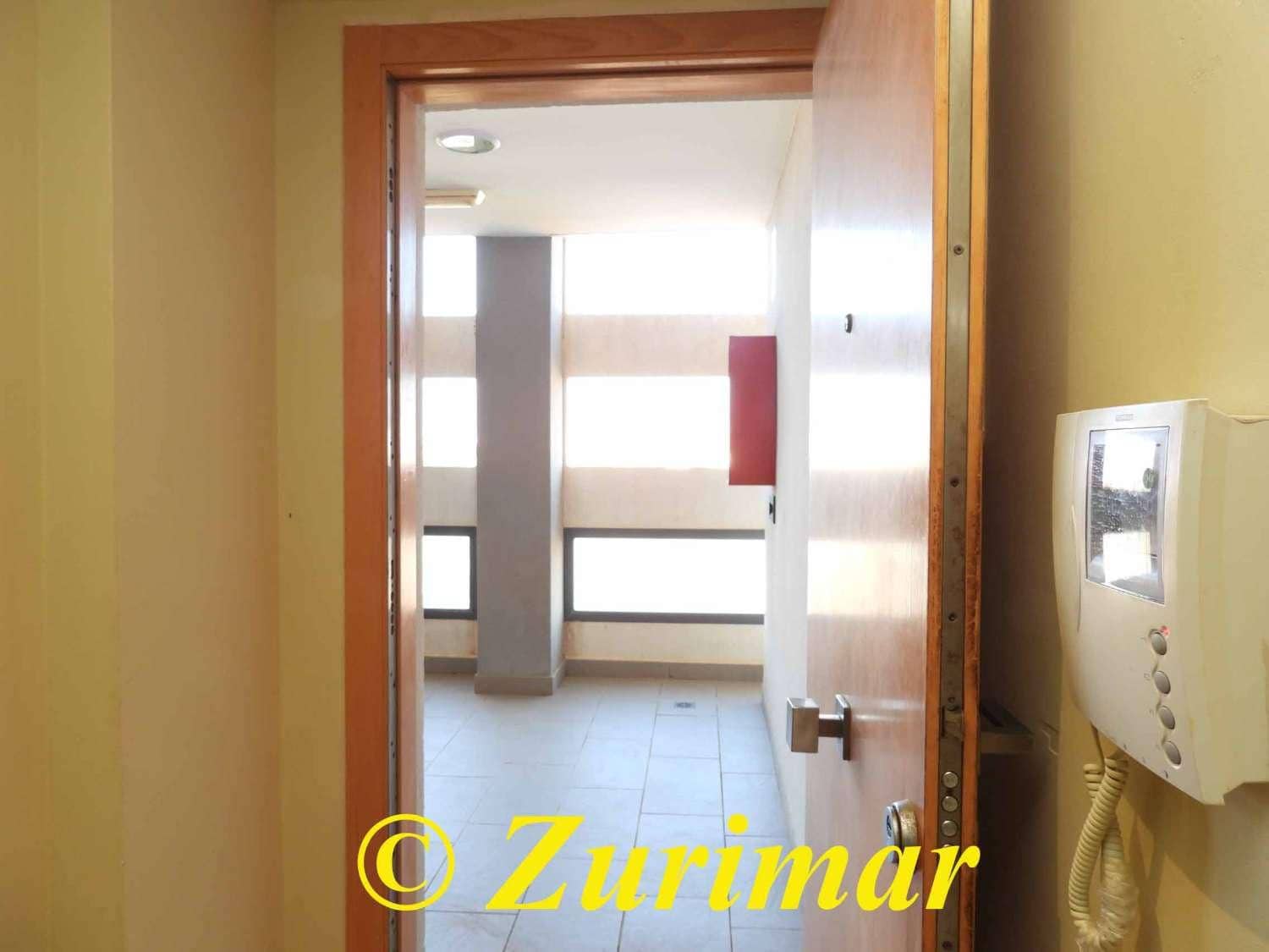 3 Zimmer Apartment zu verkaufen in Roquetas de Mar mit Pool Garage - 250.000 € (Ref: 9727652)
