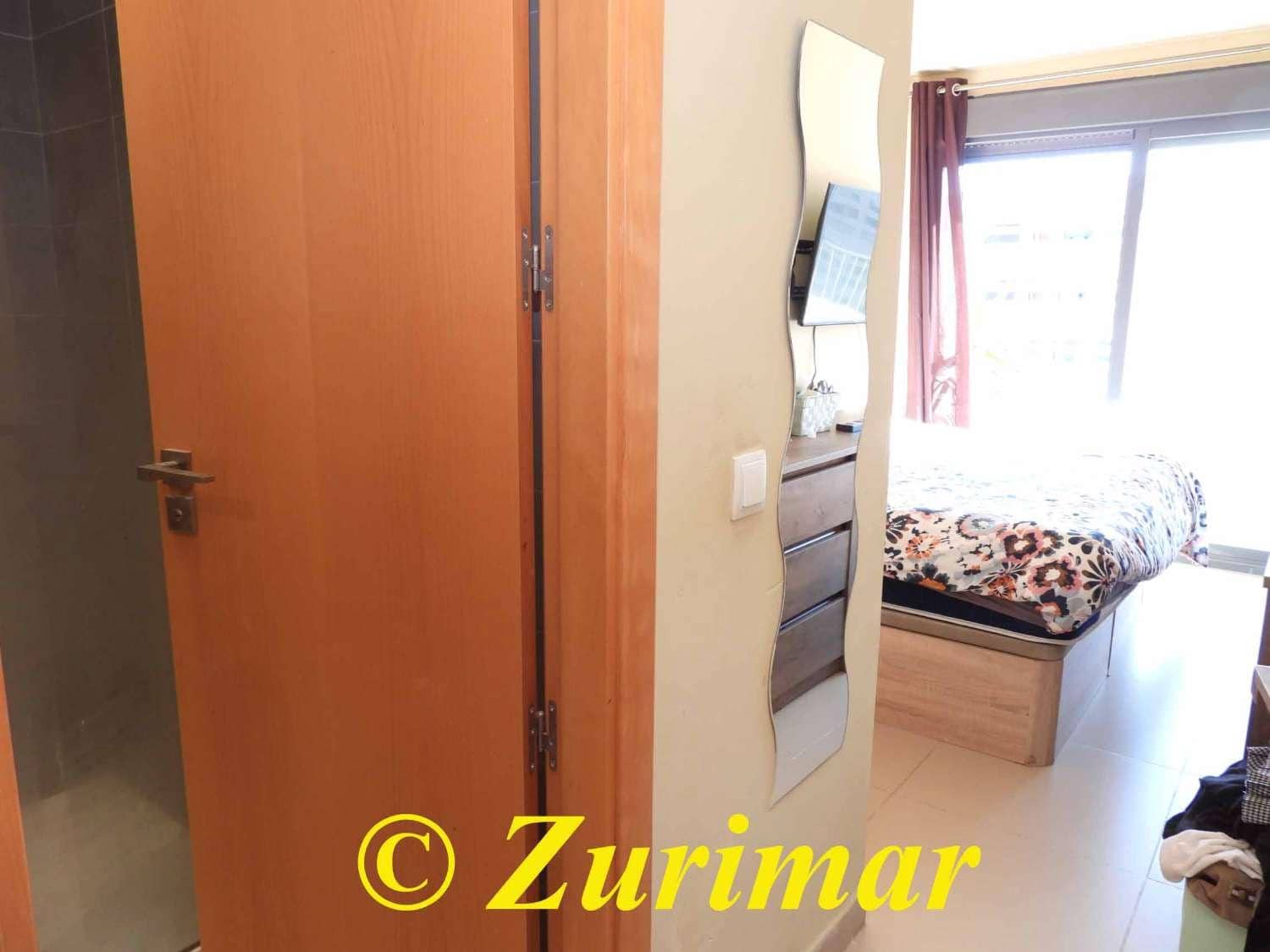 3 Zimmer Apartment zu verkaufen in Roquetas de Mar mit Pool Garage - 250.000 € (Ref: 9727652)