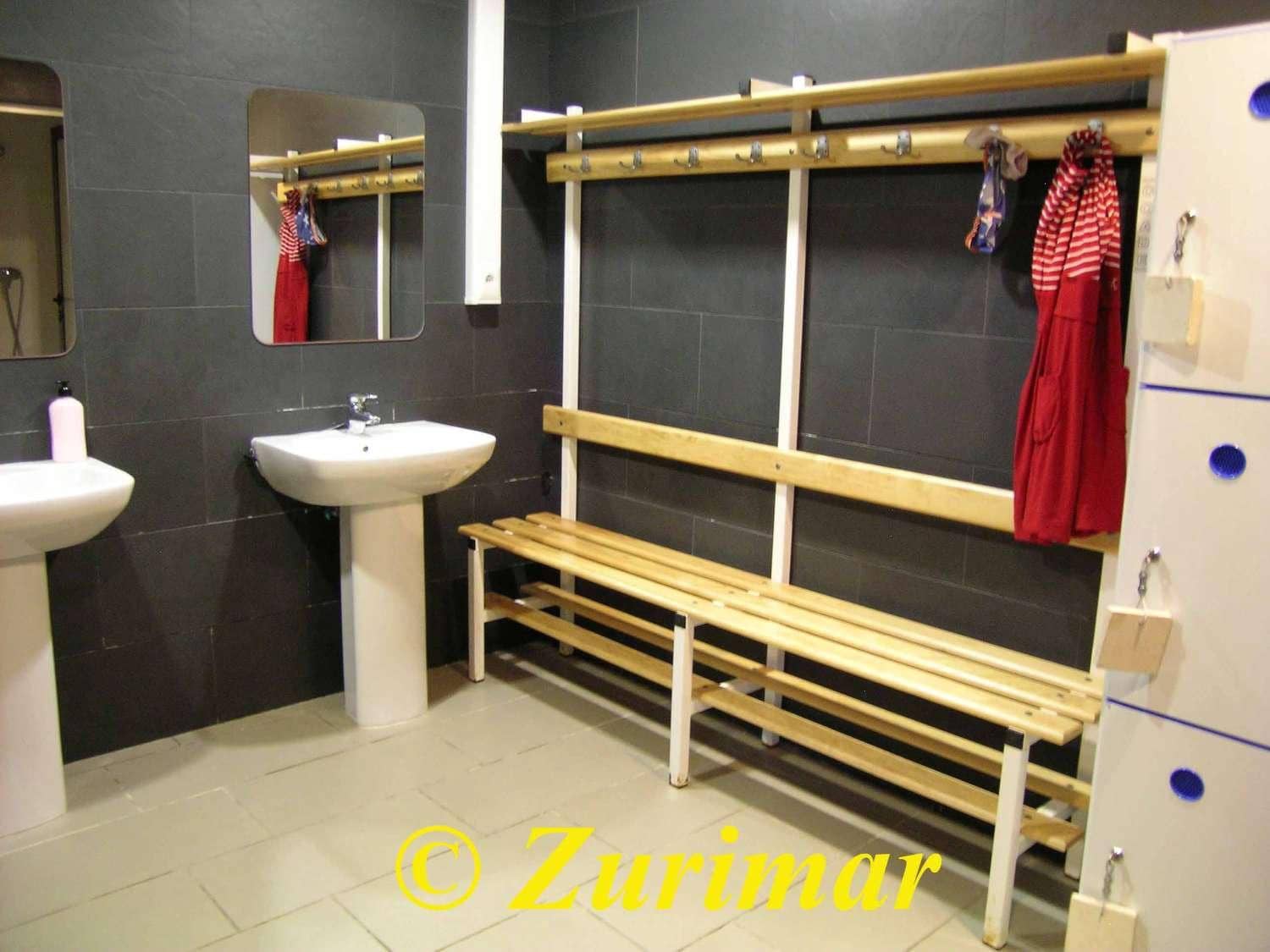 3 Zimmer Apartment zu verkaufen in Roquetas de Mar mit Pool Garage - 250.000 € (Ref: 9727652)