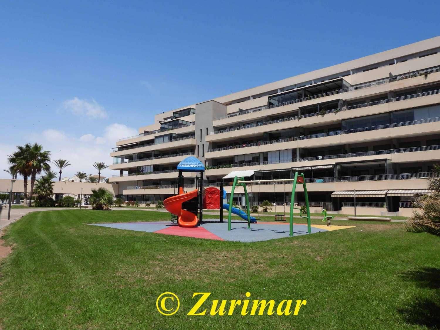 3 Zimmer Apartment zu verkaufen in Roquetas de Mar mit Pool Garage - 250.000 € (Ref: 9727652)